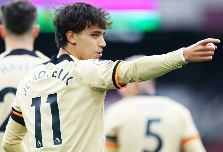 转折点菲尼克斯太阳单刀错失，英超冲刺阶段攻防权衡，震撼外界，心理建设被强调的简单介绍